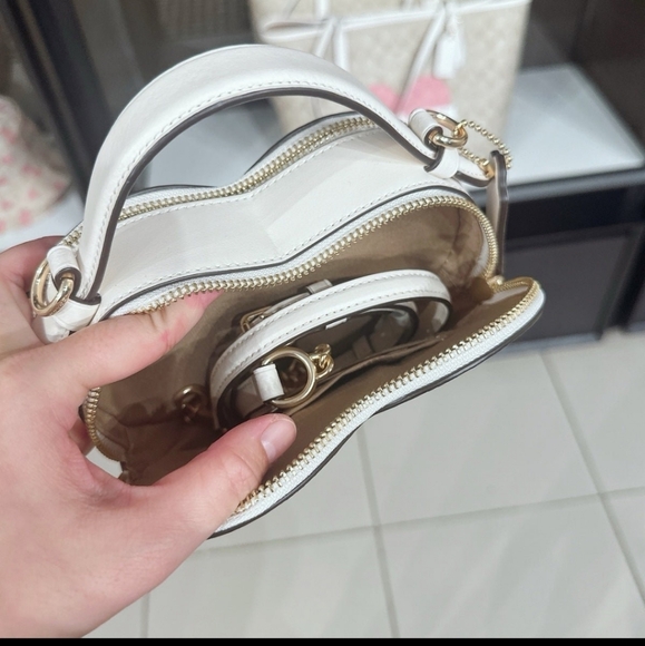 Coach Heart Crossbody In Signature Canvas With Heart Print CP021 NWT - Picture 3 of 11